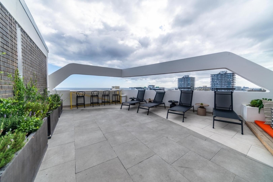 2 Bedroom Property for Sale in Sea Point Western Cape